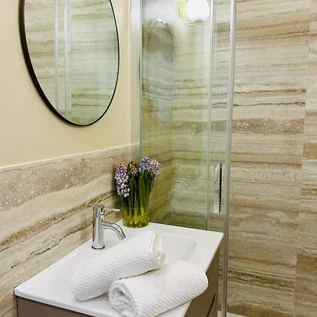 Milan, Entire Appartement